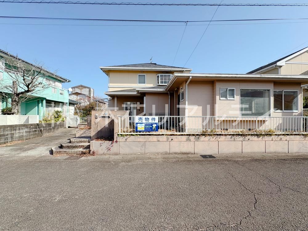 5LDK+S House for Sale in Gakuen Kibana-dai, Miyazaki City - Thumbnail 2