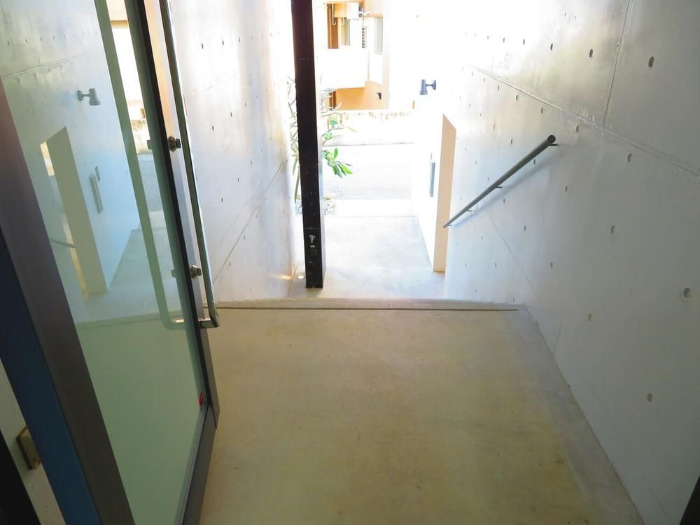 Modern 3LDK House for Sale in Yomitan, Okinawa - 174m2 - Thumbnail 4