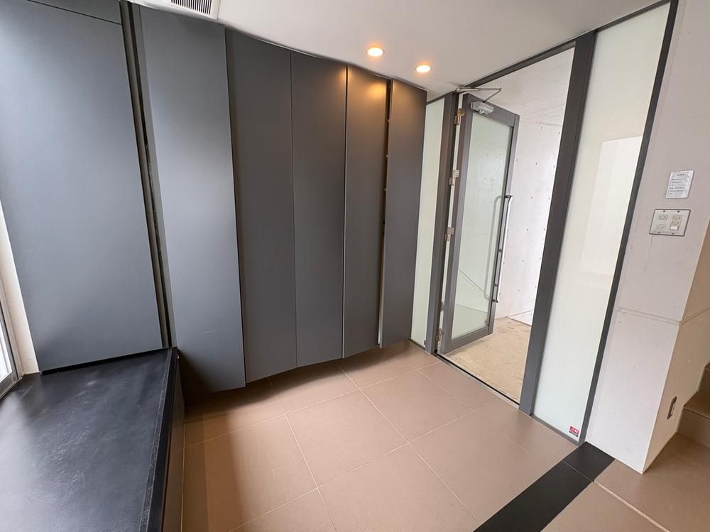 Modern 3LDK House for Sale in Yomitan, Okinawa - 174m2 - Thumbnail 3