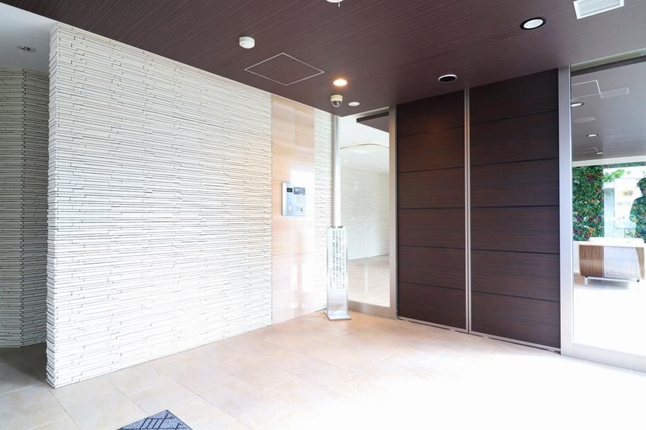2LDK Apartment for Sale in Chatan, Okinawa - Premier Mihama - Thumbnail 3