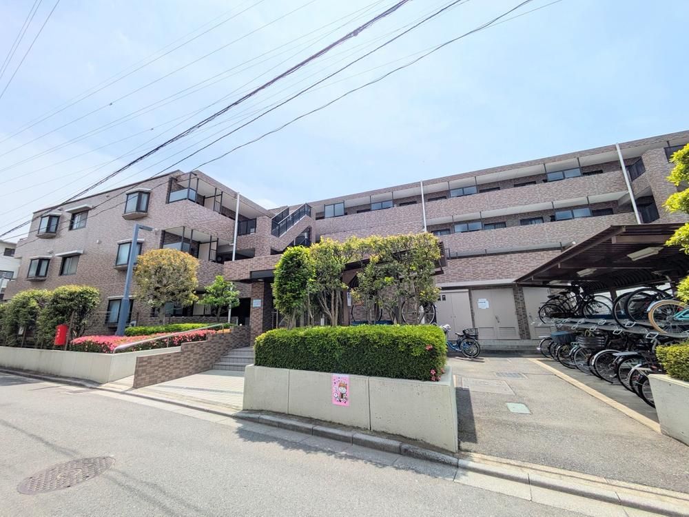 Renovated 3LDK Apartment in Kita-Urawa, Saitama - Thumbnail 2