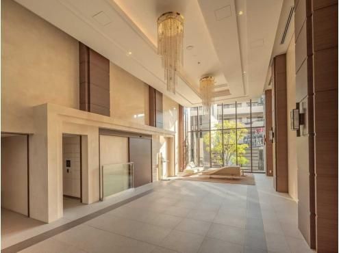 2LDK Top-Floor Apartment in Hirakata, Osaka for Sale - Thumbnail 3