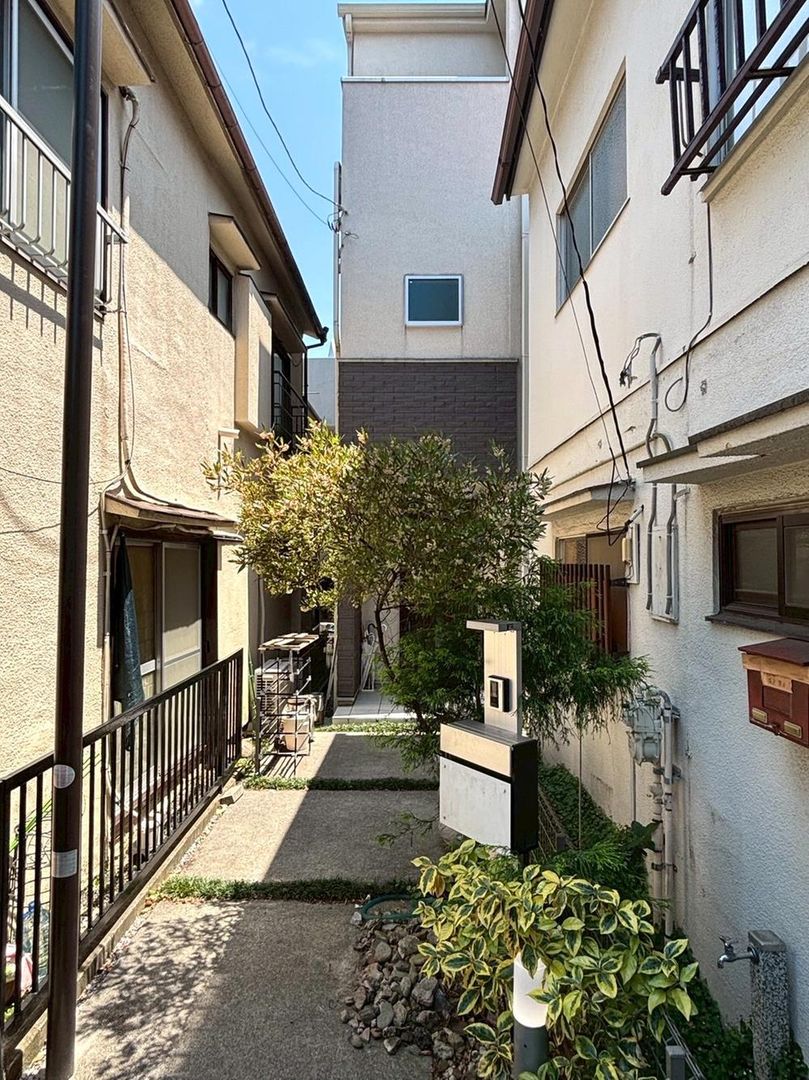 90m2 2LDK House in Quiet Takada, Toshima-ku, Tokyo - Thumbnail 2