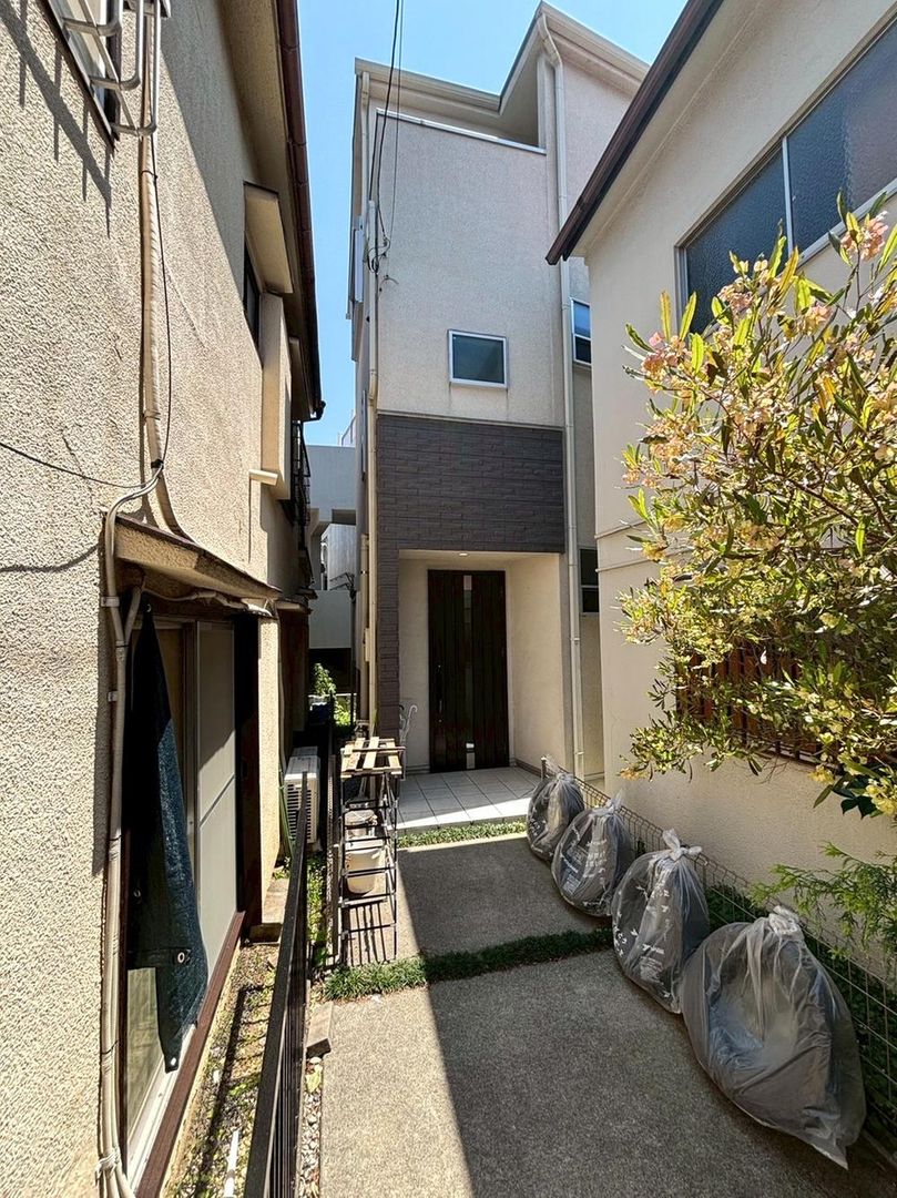 90m2 2LDK House in Quiet Takada, Toshima-ku, Tokyo - Thumbnail 3