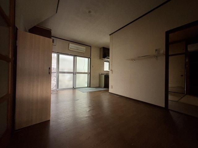 6DK House for Sale in Higashi-ku, Hiroshima City – 165.98 sqm Land - Thumbnail 2