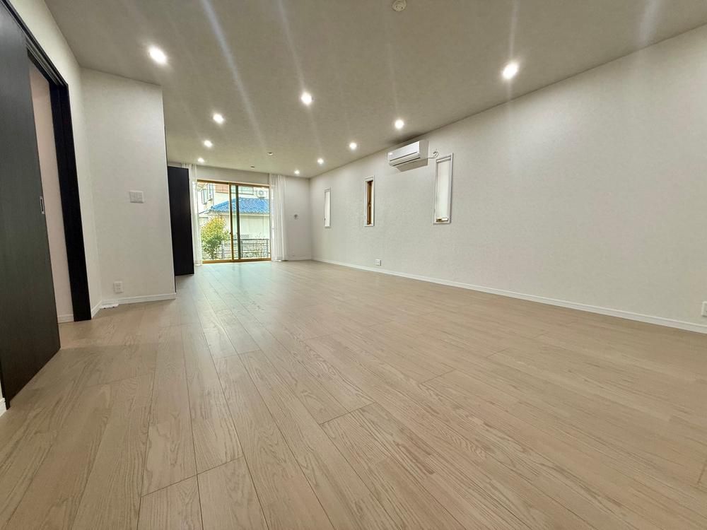 4LDK RC House in Kōhoku-ku, Yokohama – 305 sqm - Thumbnail 4