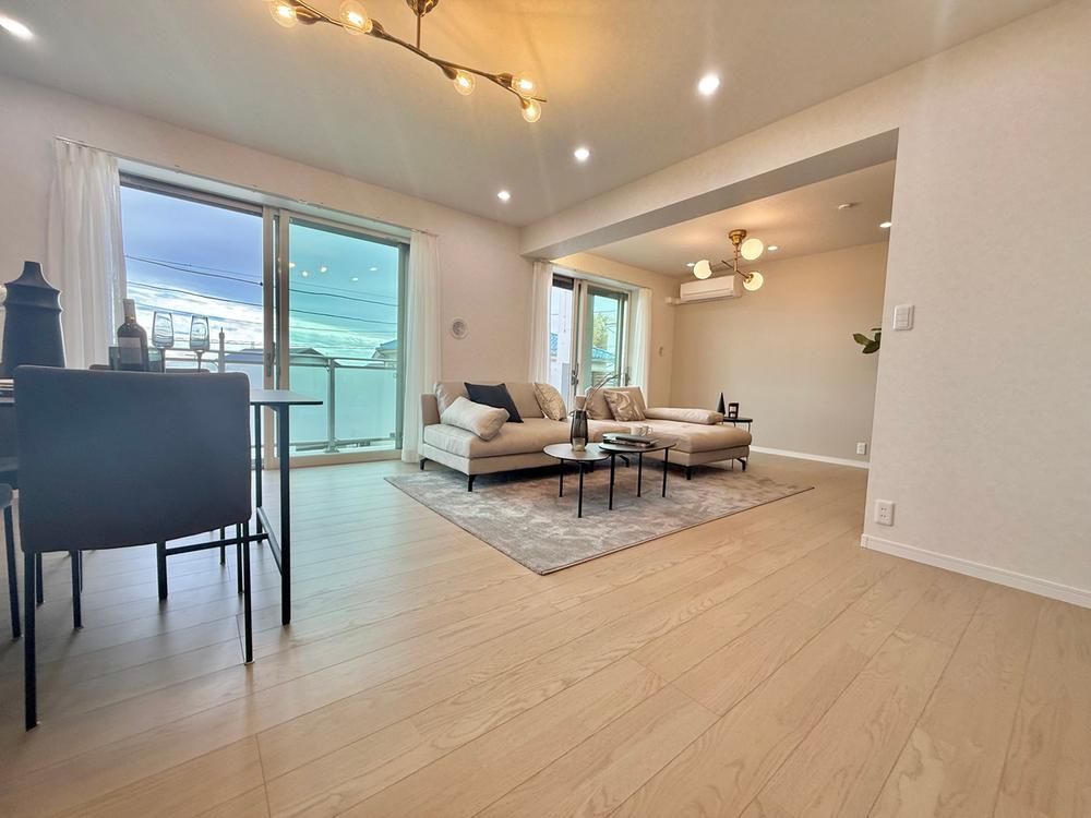 4LDK RC House in Kōhoku-ku, Yokohama – 305 sqm - Thumbnail 2
