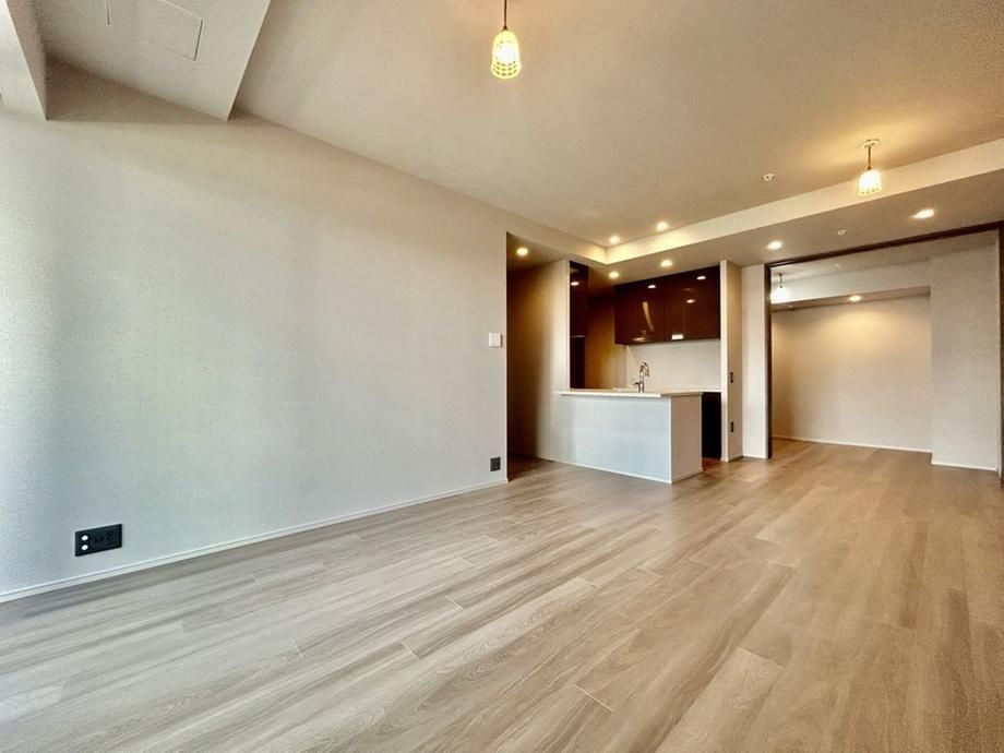 3LDK Apartment for Sale in Minato-ku, Tokyo - LIVIO Tower Shinagawa - Thumbnail 3