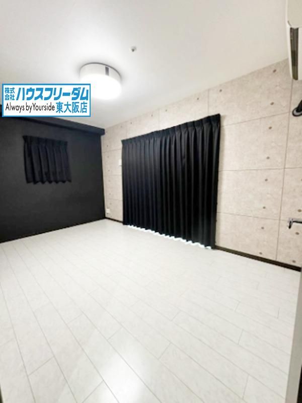 2LDK Apartment for Sale in Higashi-Osaka, Top Floor - Thumbnail 3