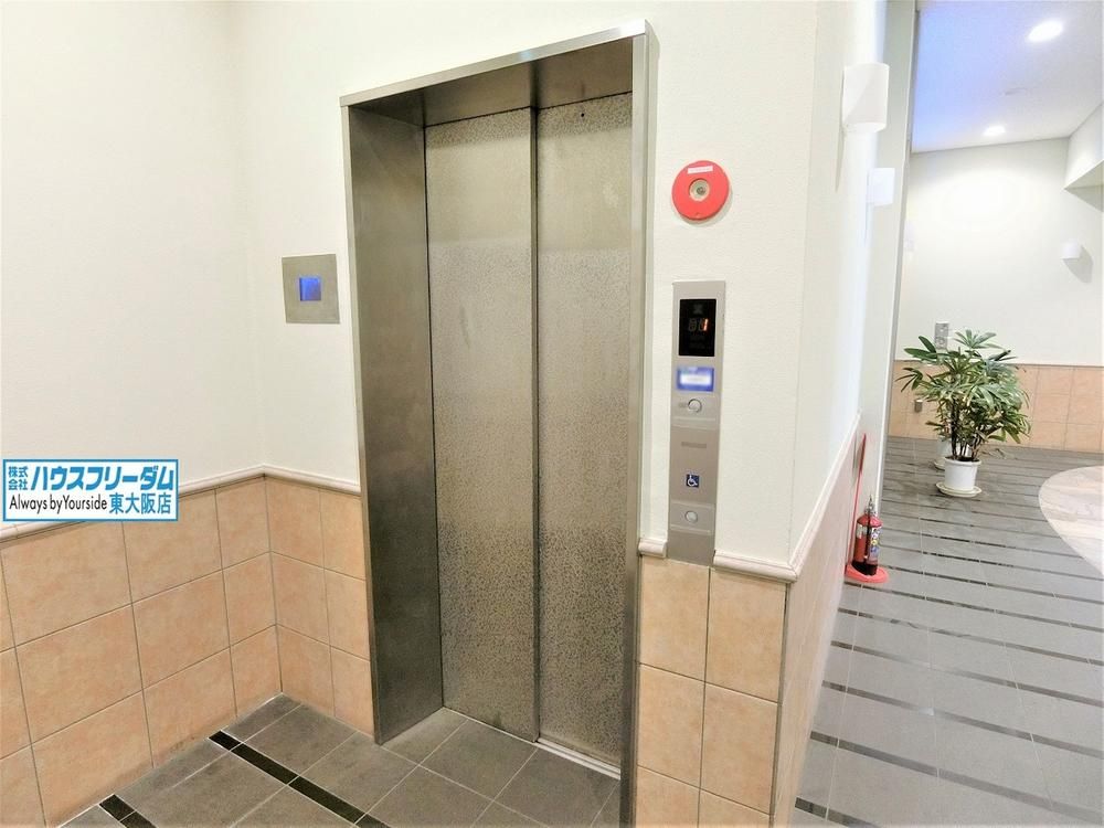 2LDK Apartment for Sale in Higashi-Osaka, Top Floor - Thumbnail 2
