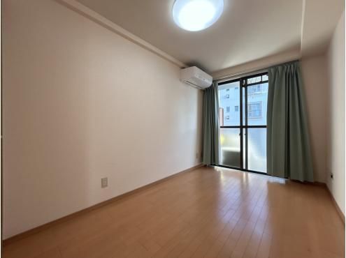 2LDK Apartment for Sale in Minami-ku, Saitama City - 54.54m2 - Thumbnail 2
