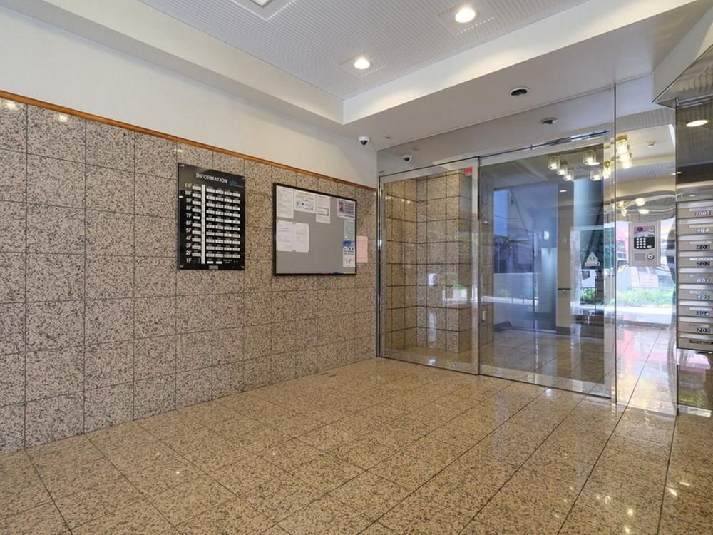 Renovated 2LDK Apartment in Naka-ku, Yokohama for Sale - Thumbnail 3