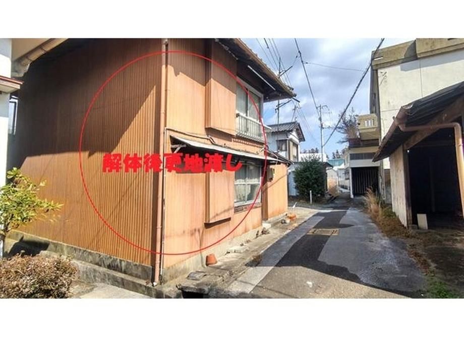 Land for Sale in Ino Town, Kochi - 389 sqm Plot - Thumbnail 3