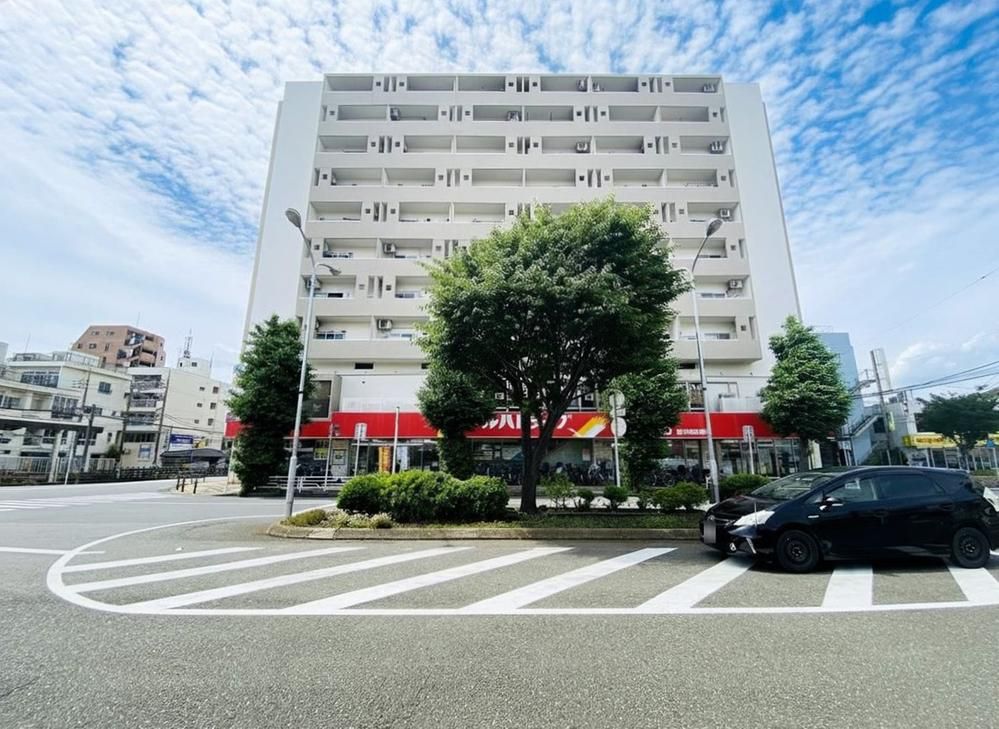Renovated 2LDK Apartment Near Minami-Rinkan Station - Thumbnail 2
