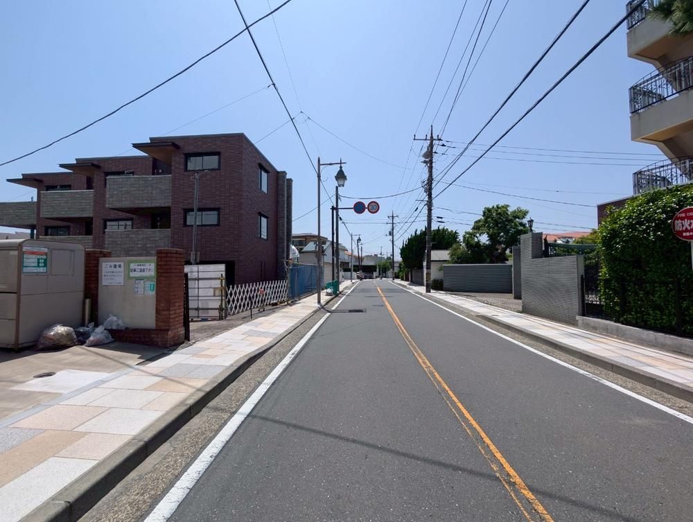 Renovated 2DK Apartment in Naka-ku, Yokohama for Sale - Thumbnail 3