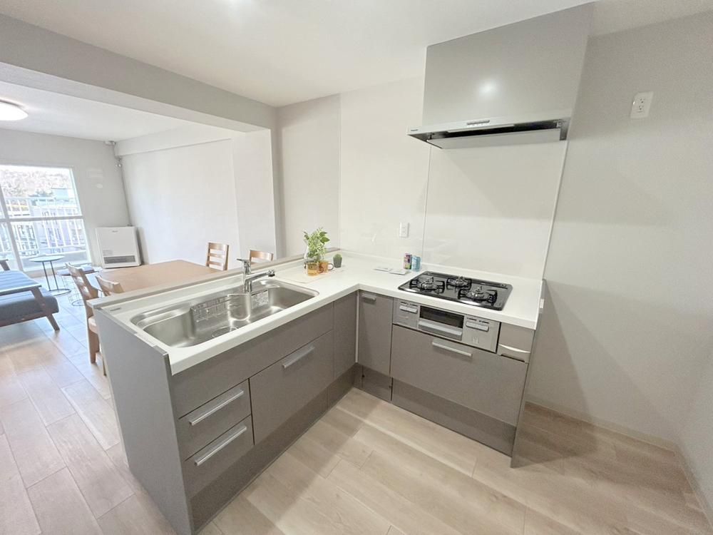 Renovated 3LDK Apartment in Kita-ku, Sapporo, Hokkaido - Thumbnail 2