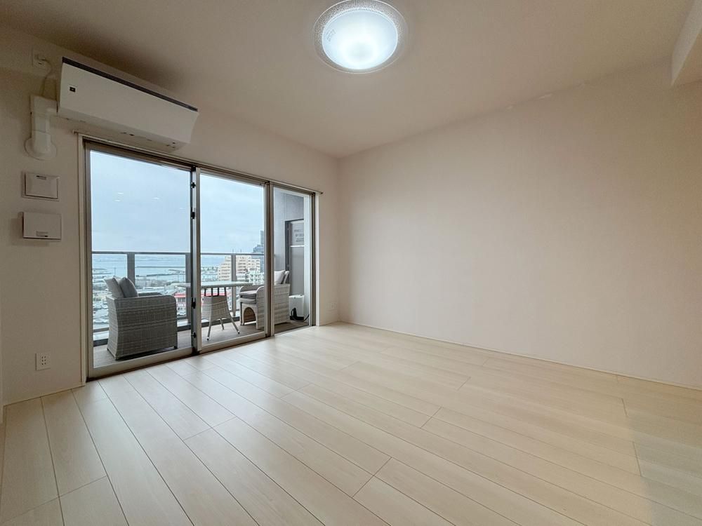 2LDK Apartment for Sale in Chatan, Okinawa - Ocean View - Thumbnail 3