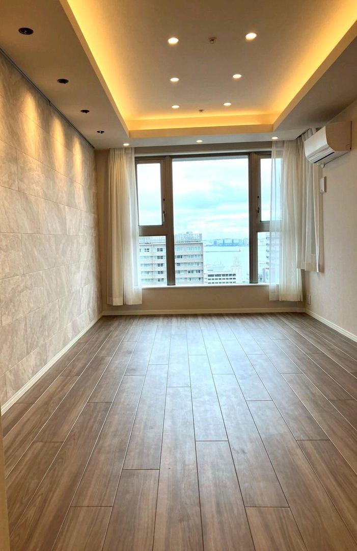 2LDK Apartment for Sale in Naka-ku, Yokohama with Ocean View - Thumbnail 3