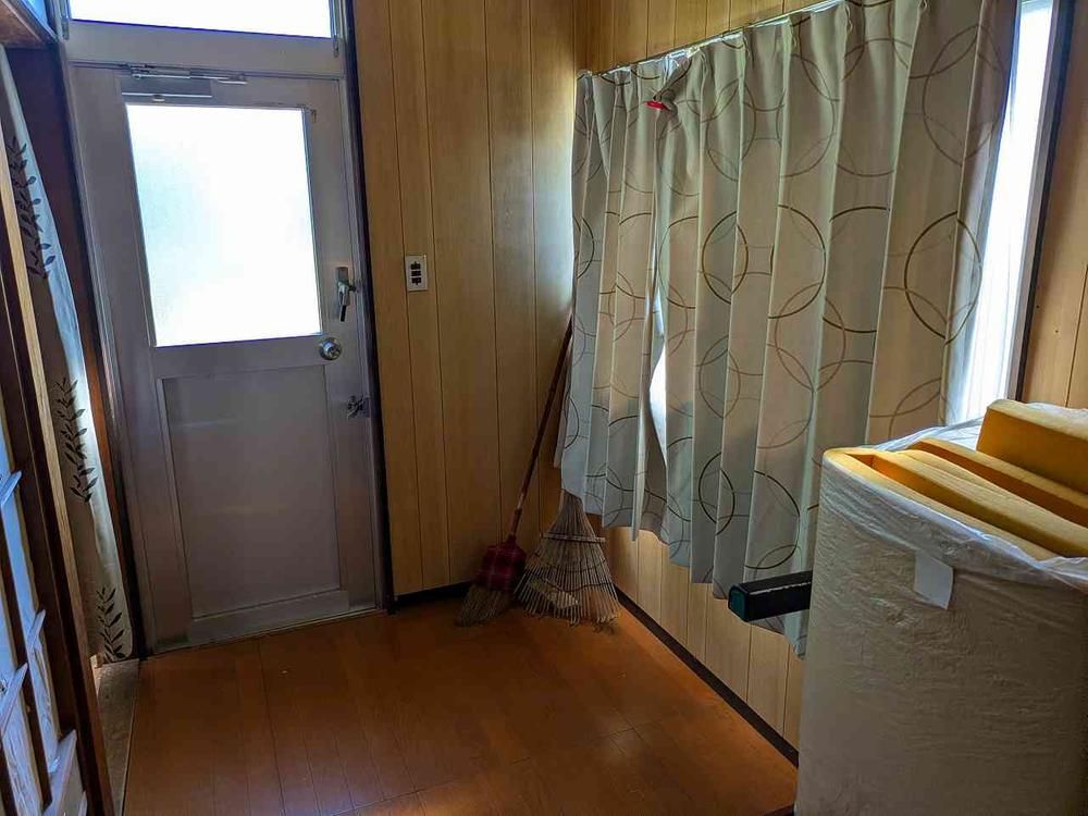 4LDK+S Detached House in Iwakuni City, Yamaguchi - 2 Million Yen - Thumbnail 3