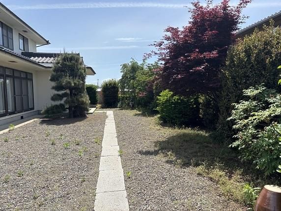 7LDK House for Sale in Ueda, Nagano - 208m2 with Garden - Thumbnail 3