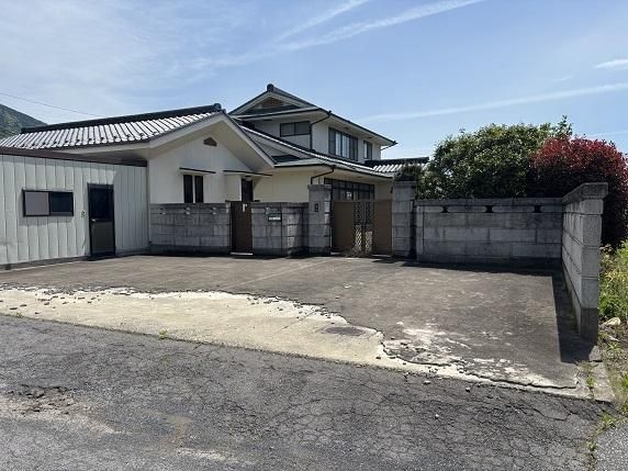 7LDK House for Sale in Ueda, Nagano - 208m2 with Garden - Thumbnail 4