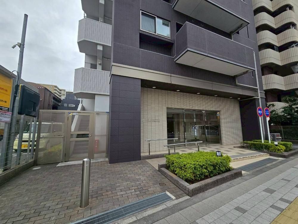 Renovated 2LDK Apartment Near Hon-Atsugi Station - Thumbnail 2