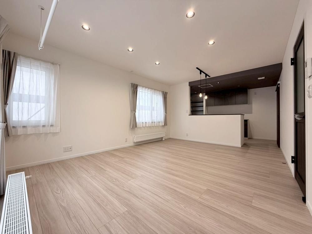 Renovated 4LDK+S House in Sapporo Kiyota 127.87 sqm - Thumbnail 4