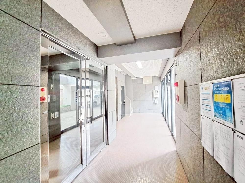 2LDK Apartment for Sale in Kawasaki, Saiwai Ward - 55.89m² - Thumbnail 2
