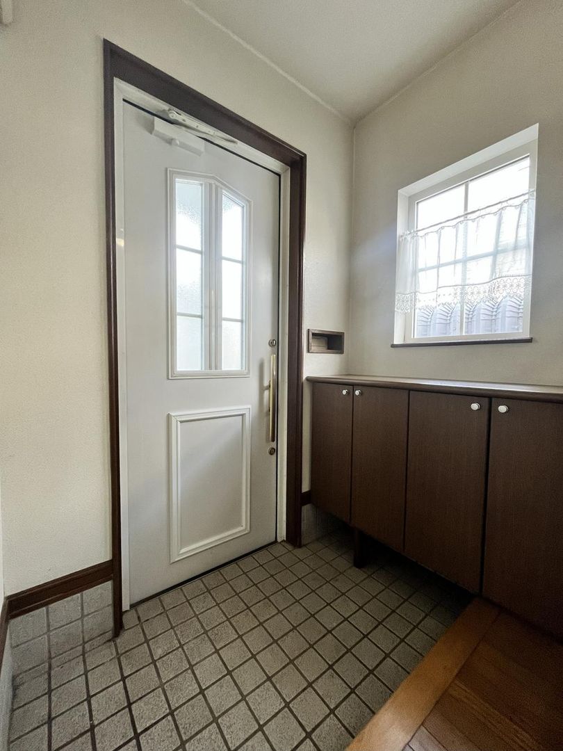 Renovated 4LDK House in Sapporo Kita Ward, 230m² Land - Thumbnail 4