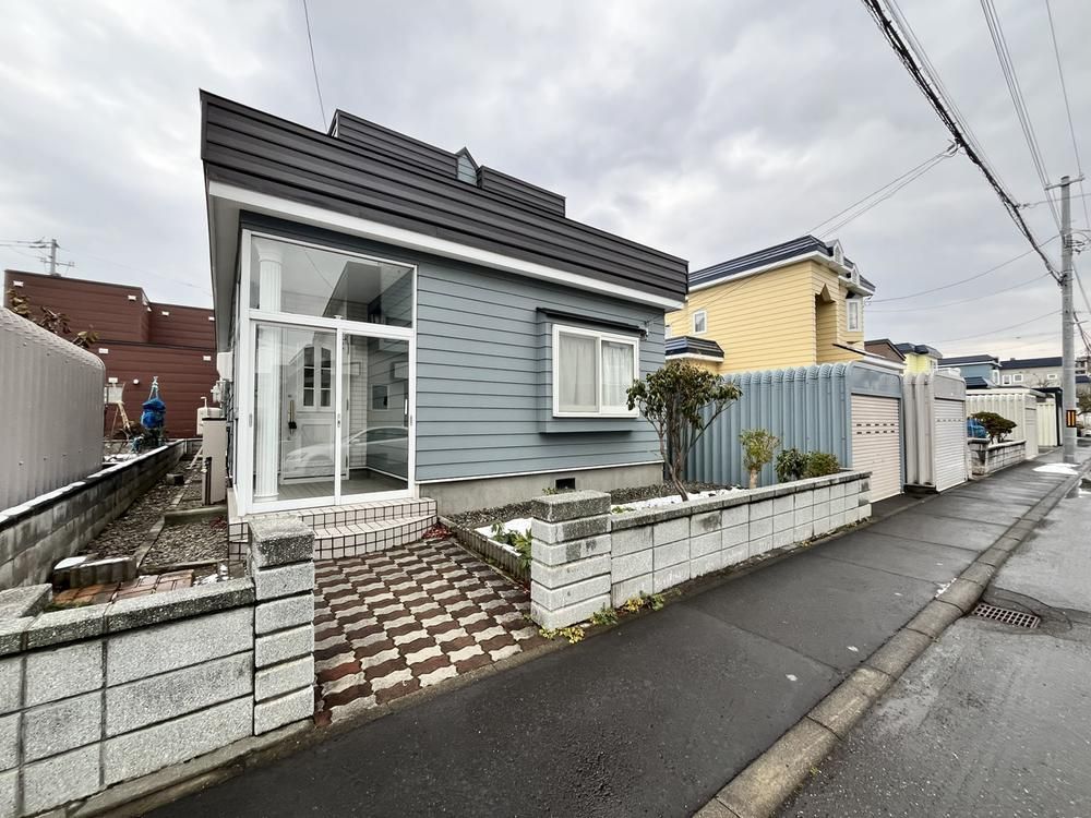 Renovated 4LDK House in Sapporo Kita Ward, 230m² Land - Thumbnail 2