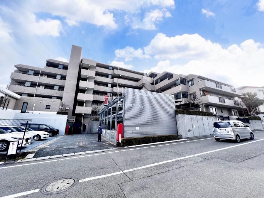 3LDK Apartment for Sale in Yamato City, Kanagawa - Thumbnail 2