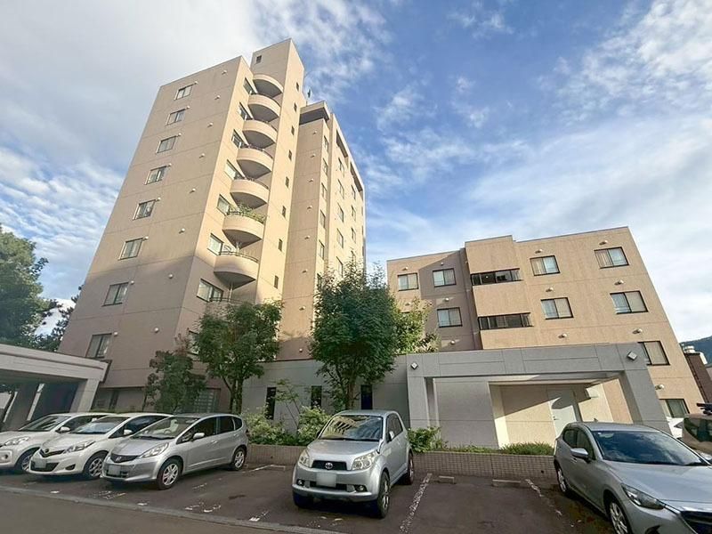 Renovated 3LDK Apartment in Central Sapporo - Yamahana Central City House - Thumbnail 2