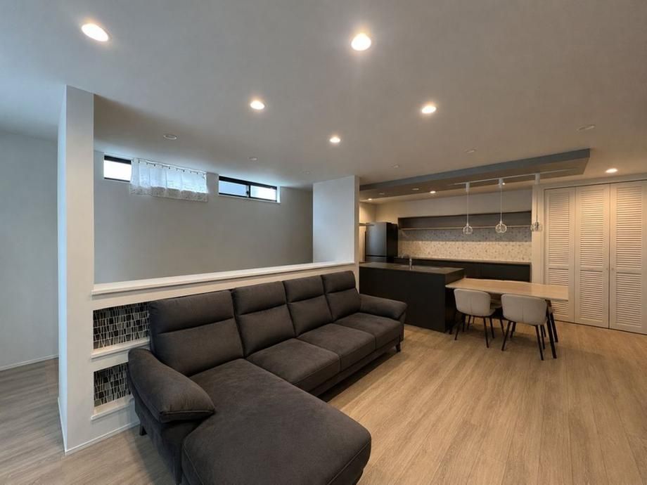 New 3LDK+2S House for Sale in Gifu City, Gifu Prefecture - Thumbnail 2