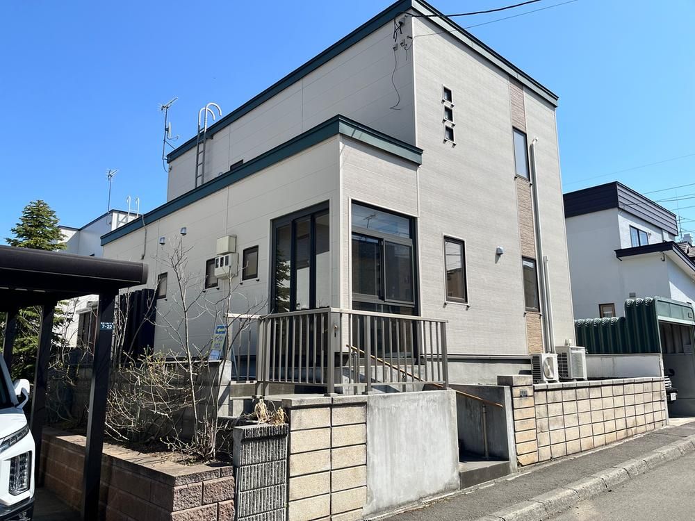 Renovated 4LDK House in Nishioka, Sapporo - 111.78 sqm - Thumbnail 3