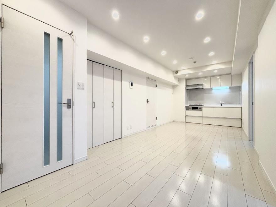 2LDK Apartment for Sale in Yokohama's Kohoku Ward Near Kozukue Station - Thumbnail 3