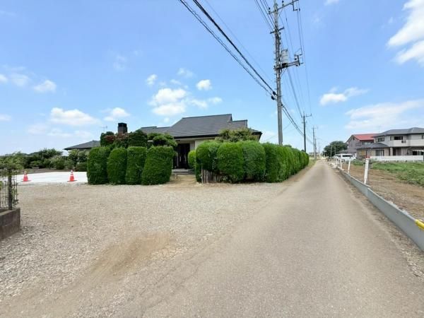 Spacious 3LDK Single-Story House on 829m² Land in Yachimata - Thumbnail 3