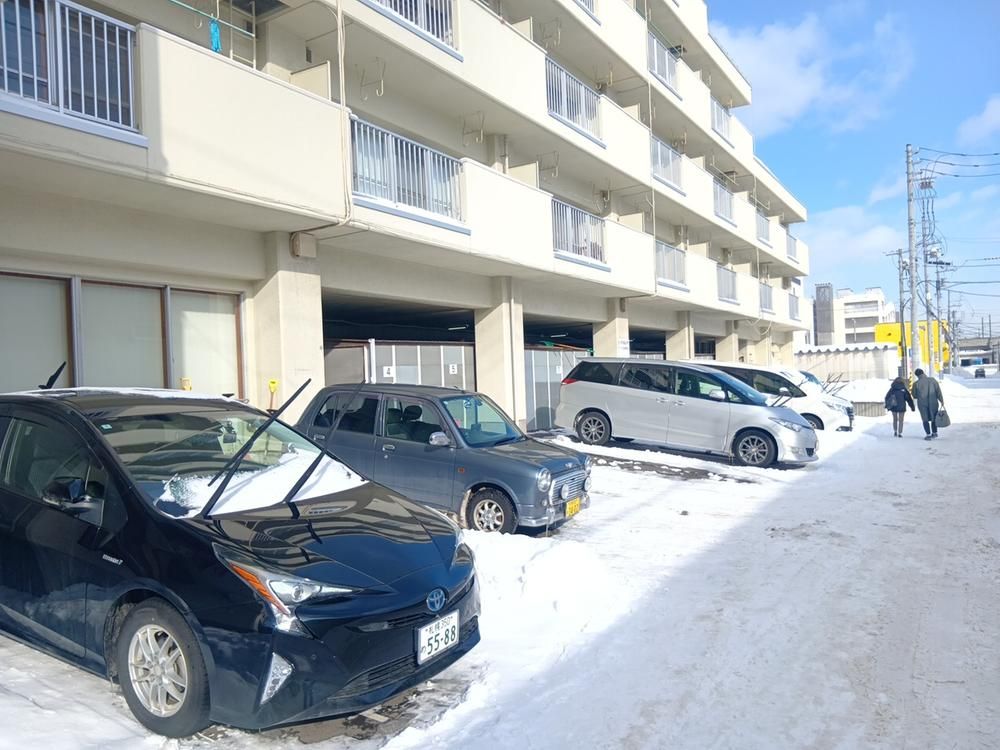 Renovated 2LDK Apartment in Nijo-ken, Sapporo, 61.6m² - Thumbnail 2