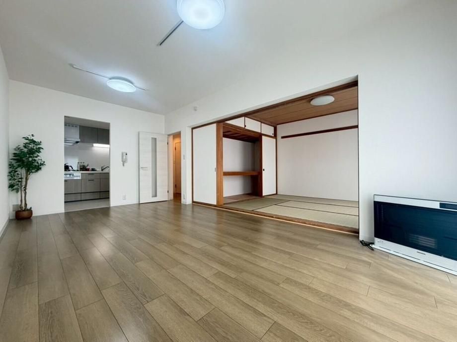4LDK Apartment for Sale in Nishi Ward, Sapporo with Private Garden - Thumbnail 3