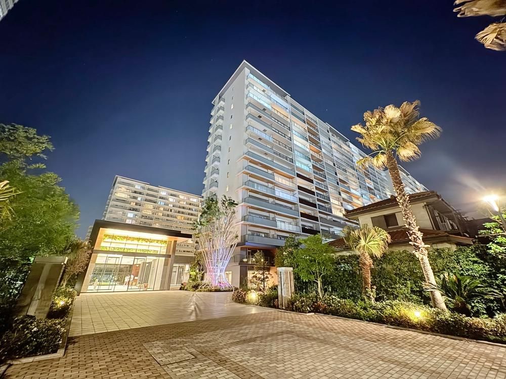 3LDK Corner Apartment for Sale in Ebina, Kanagawa - Thumbnail 2