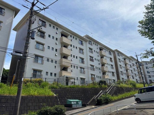 3DK Apartment for Sale in Kanagawa-ku, Yokohama - 48.85m² - Image 1