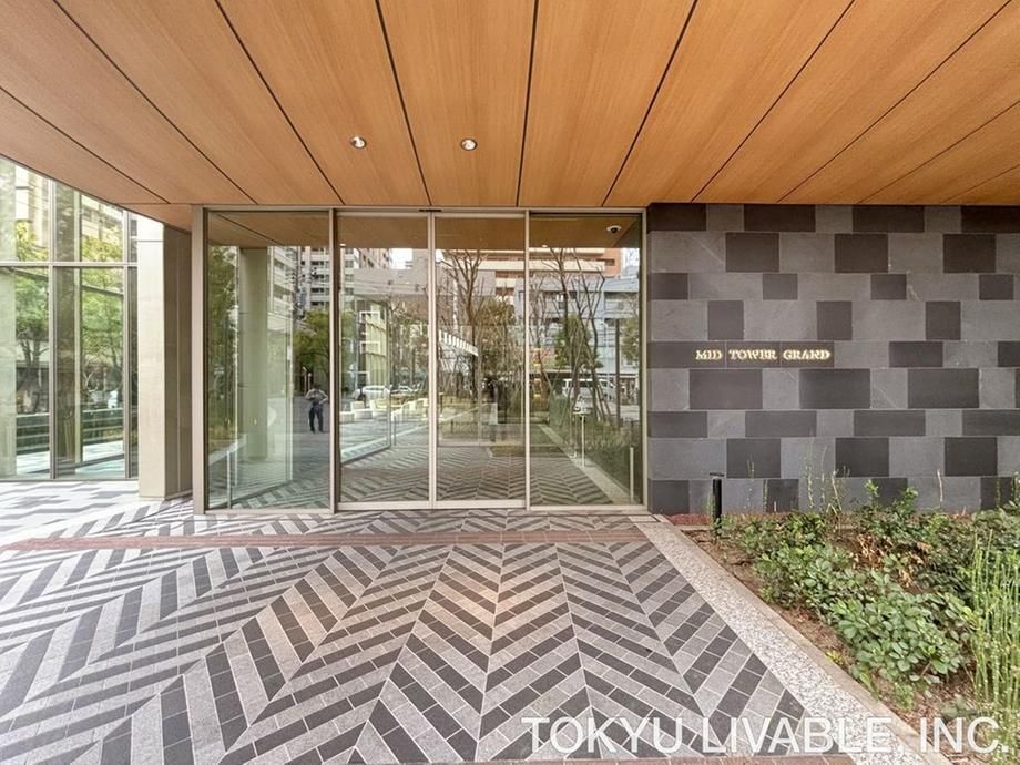 MIDTOWER GRAND 3LDK Apartment in Chuo-ku, Tokyo - Thumbnail 3