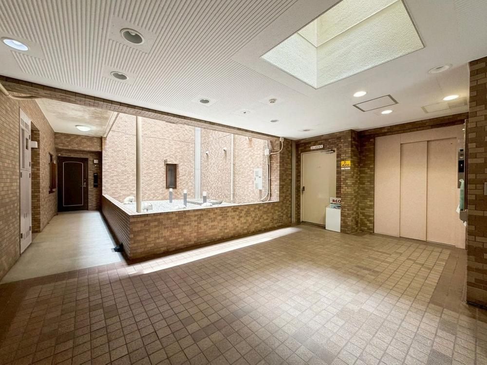 3LDK Apartment with Roof Balcony in Isogo, Yokohama - Thumbnail 3