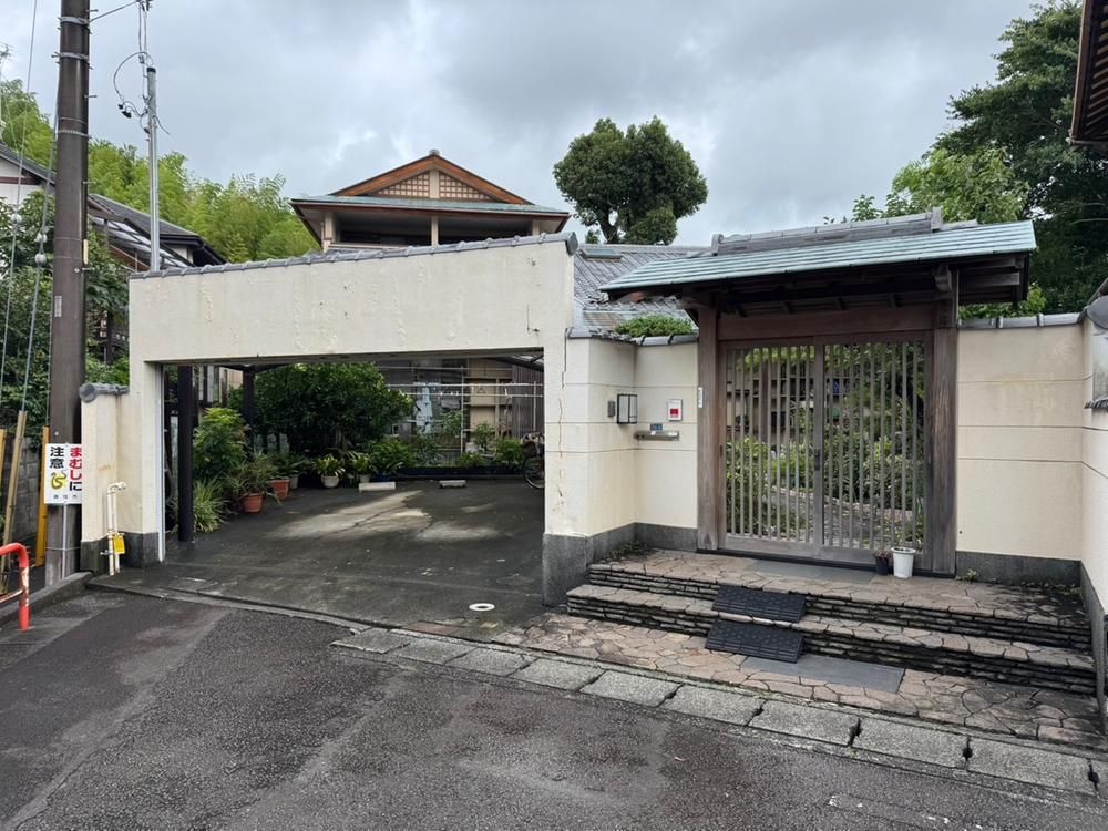 6LDK House for Sale in Fujieda with River Views & Large Land - Thumbnail 3