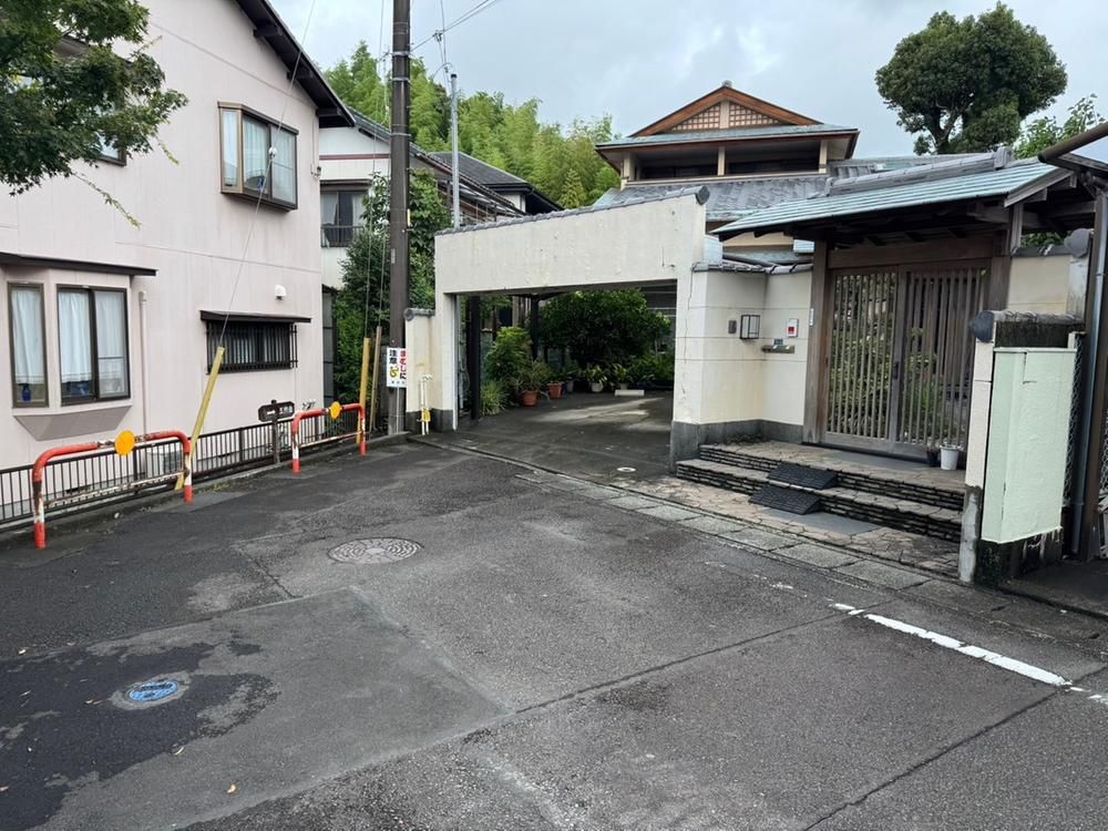6LDK House for Sale in Fujieda with River Views & Large Land - Thumbnail 2