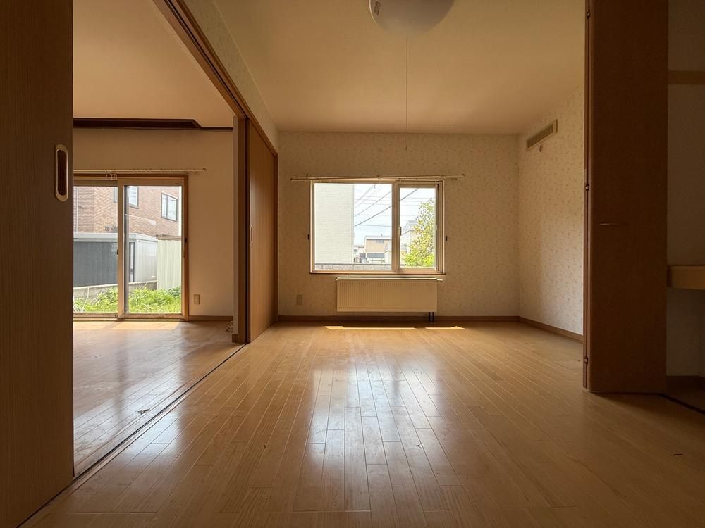 4LDK Corner Lot House for Renovation in Atsubetsu-ku, Sapporo - Thumbnail 4