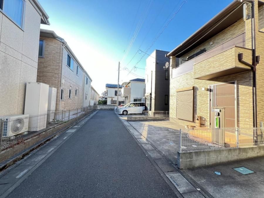 4LDK Detached House for Sale in Kasukabe, Saitama - Thumbnail 2