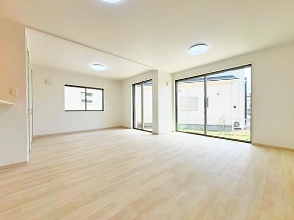 Renovated 3LDK House in Shiroi, Chiba - 207m2 Land - Thumbnail 3