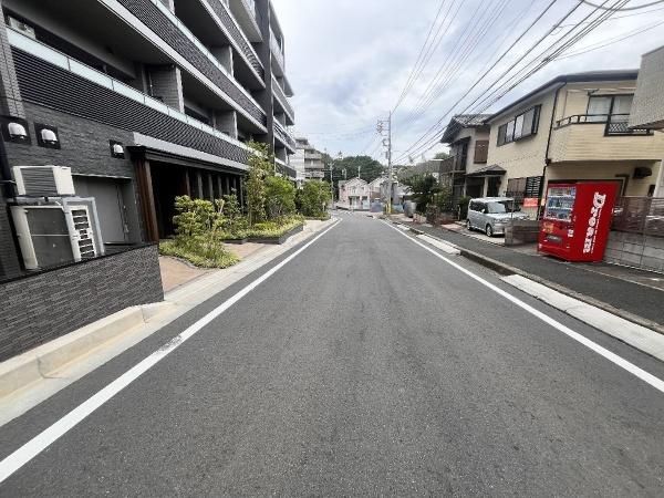 2LDK Apartment for Sale in Funabashi, Chiba - 65.83m² - Thumbnail 3
