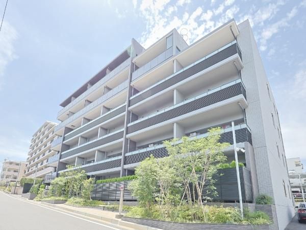 2LDK Apartment for Sale in Funabashi, Chiba - 65.83m² - Image 1