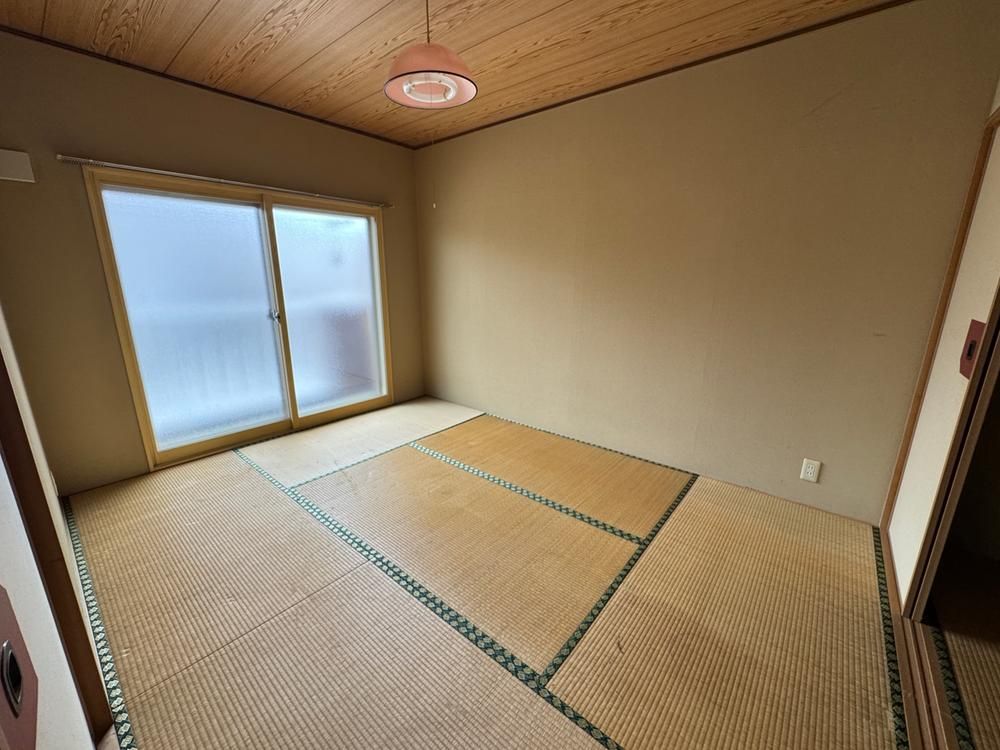 Spacious 4LDK Apartment for Sale in Otaru, Hokkaido - Thumbnail 3